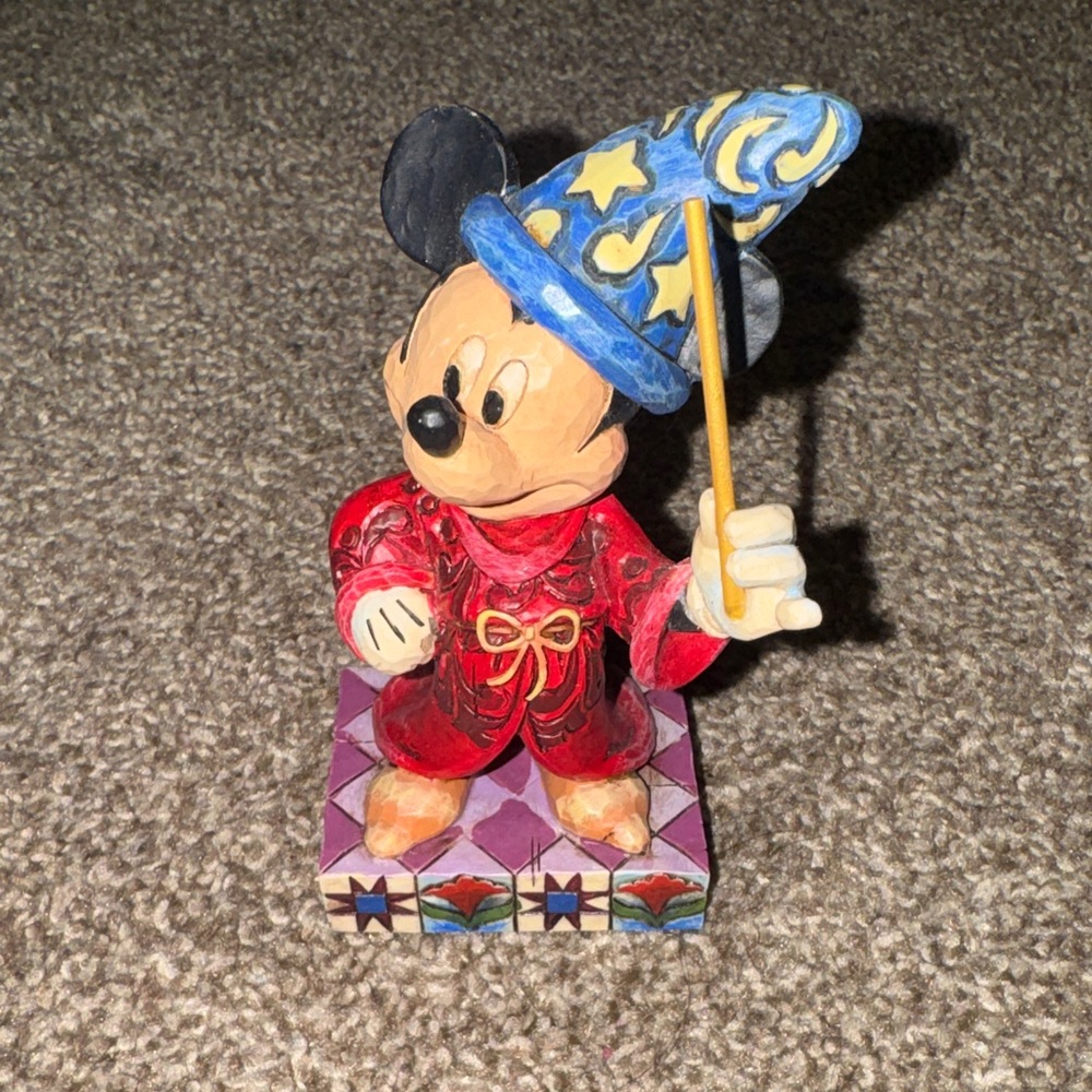 Jim Shore Disney Mickey Mouse Sorcerer showcase Collection “Touch of Magic”